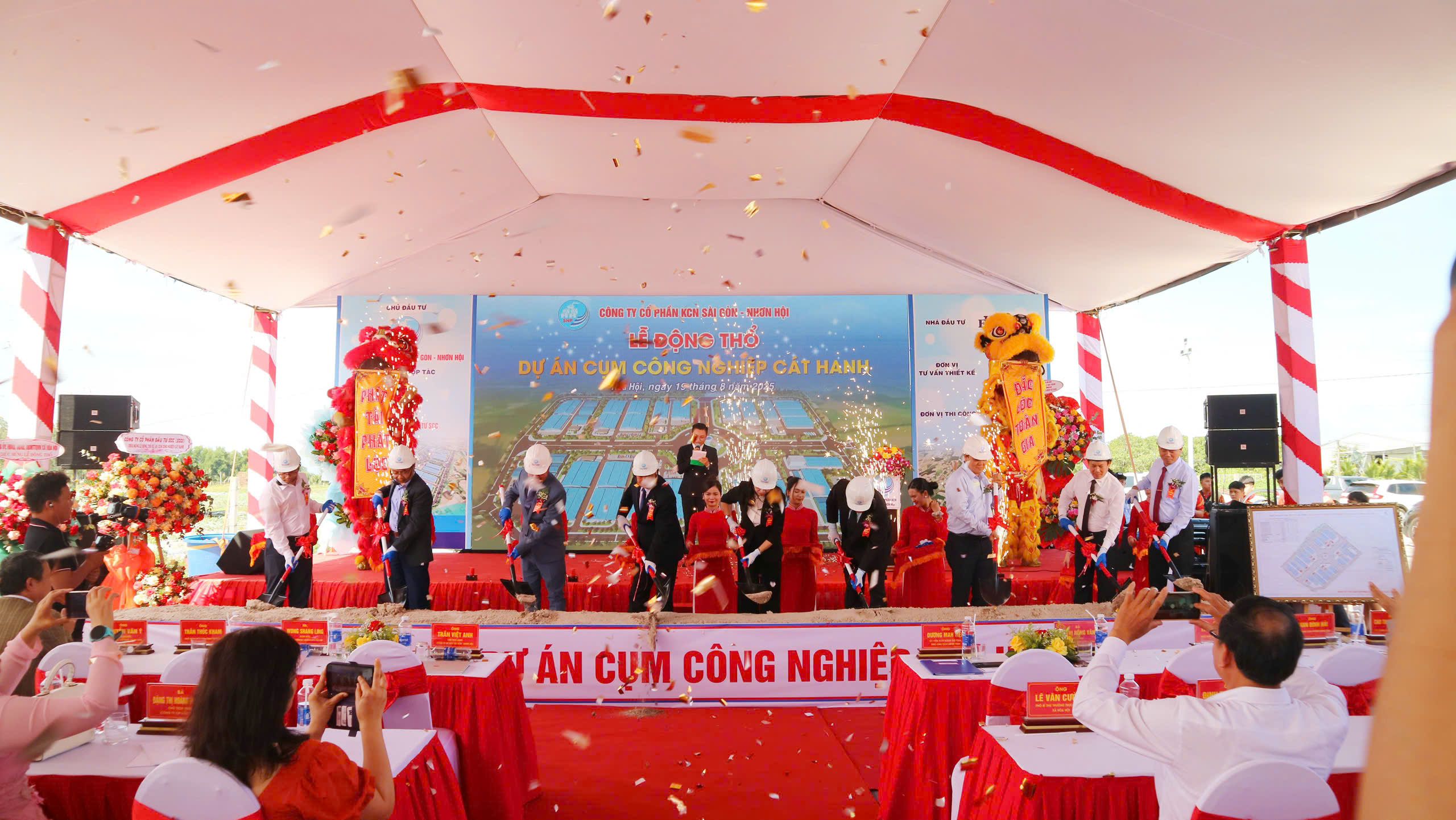 Gia Lai khởi công đường cất hạ cánh số 2 Cảng hàng không Phù Cát với vốn đầu tư 3.245 tỷ đồng- Ảnh 7. Gia Lai khởi công đường cất hạ cánh số 2 Cảng hàng không Phù Cát với vốn đầu tư 3.245 tỷ đồng- Ảnh 7.