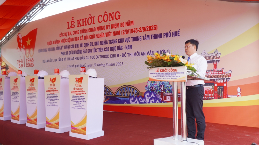 Huế đồng loạt khởi công 4 dự án tái định cư, nghĩa trang phục vụ đường sắt tốc độ cao- Ảnh 3. Huế đồng loạt khởi công 4 dự án tái định cư, nghĩa trang phục vụ đường sắt tốc độ cao- Ảnh 3.