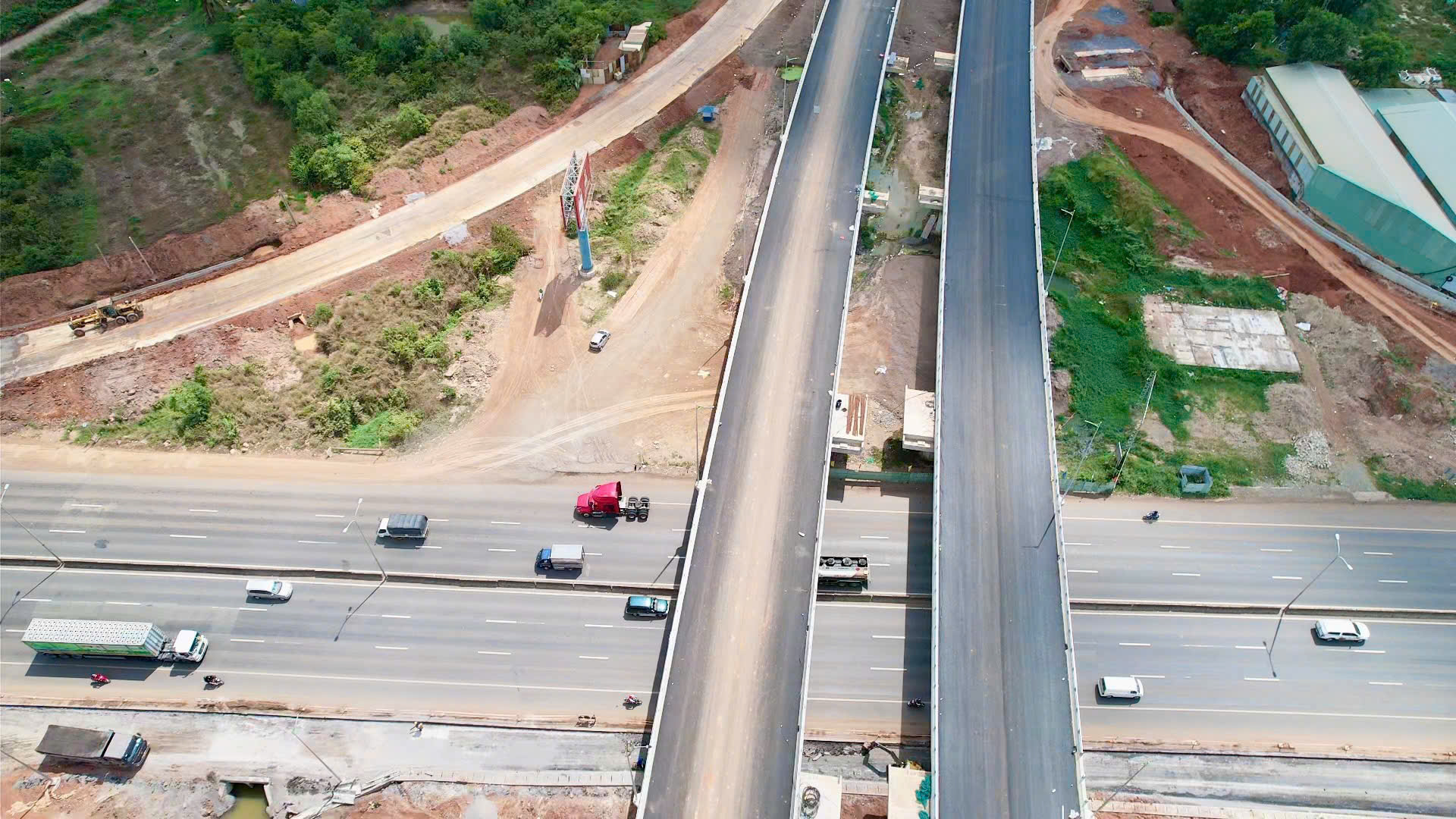 Diện mạo 2 tuyến giao thông "cửa ngõ" của sân bay Long Thành- Ảnh 14. Diện mạo 2 tuyến giao thông "cửa ngõ" của sân bay Long Thành- Ảnh 14.
