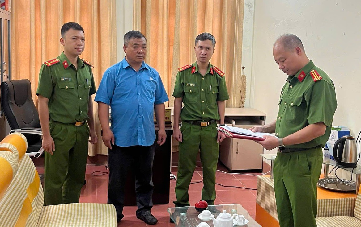 Khởi tố Nguyên Chủ tịch UBND phường Sa Pả - Ảnh 1.