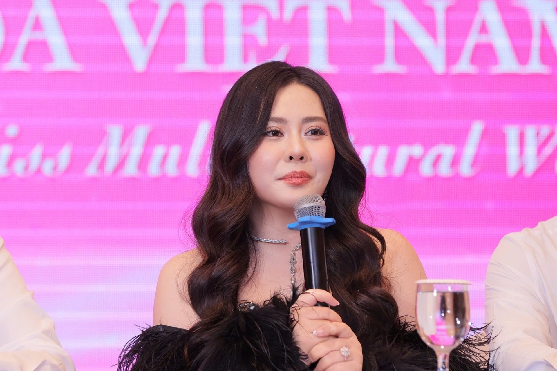 Hoa hậu Văn hóa Việt Nam 2025: Phan Kim Oanh truyền cảm hứng, Thanh Hương ngồi ghế giám khảo - Ảnh 1.
