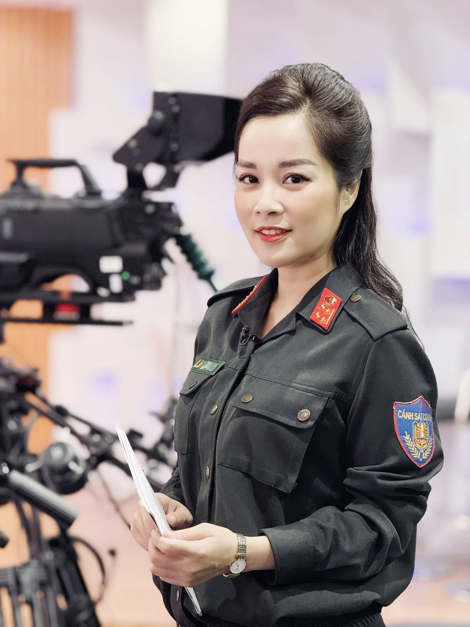 Nàng "Vàng Anh đời đầu": Tuổi 40 cuộc sống sang chảnh, nhan sắc thăng hạng- Ảnh 3. Nàng "Vàng Anh đời đầu": Tuổi 40 cuộc sống sang chảnh, nhan sắc thăng hạng- Ảnh 3.