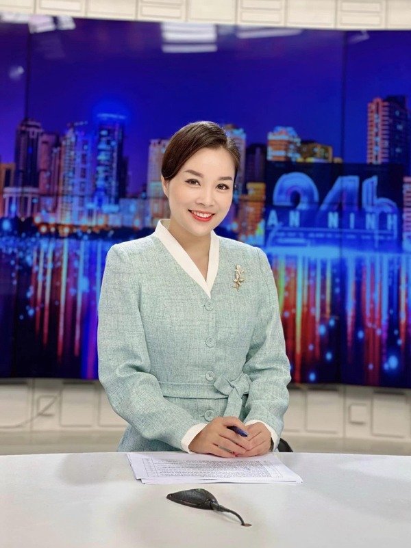 Nàng "Vàng Anh đời đầu": Tuổi 40 cuộc sống sang chảnh, nhan sắc thăng hạng- Ảnh 2. Nàng "Vàng Anh đời đầu": Tuổi 40 cuộc sống sang chảnh, nhan sắc thăng hạng- Ảnh 2.