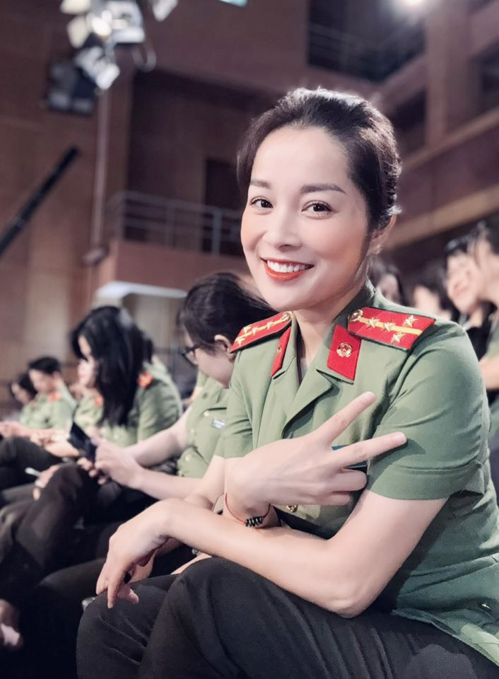 Nàng "Vàng Anh đời đầu": Tuổi 40 cuộc sống sang chảnh, nhan sắc thăng hạng- Ảnh 4. Nàng "Vàng Anh đời đầu": Tuổi 40 cuộc sống sang chảnh, nhan sắc thăng hạng- Ảnh 4.
