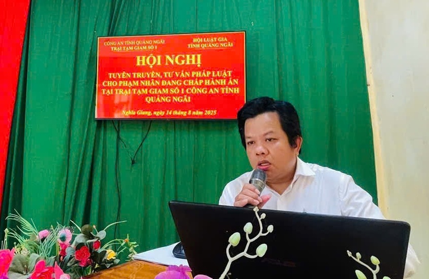 Hội Luật gia tỉnh Quảng Ngãi phổ biến, giáo dục pháp luật cho phạm nhân - Ảnh 2.