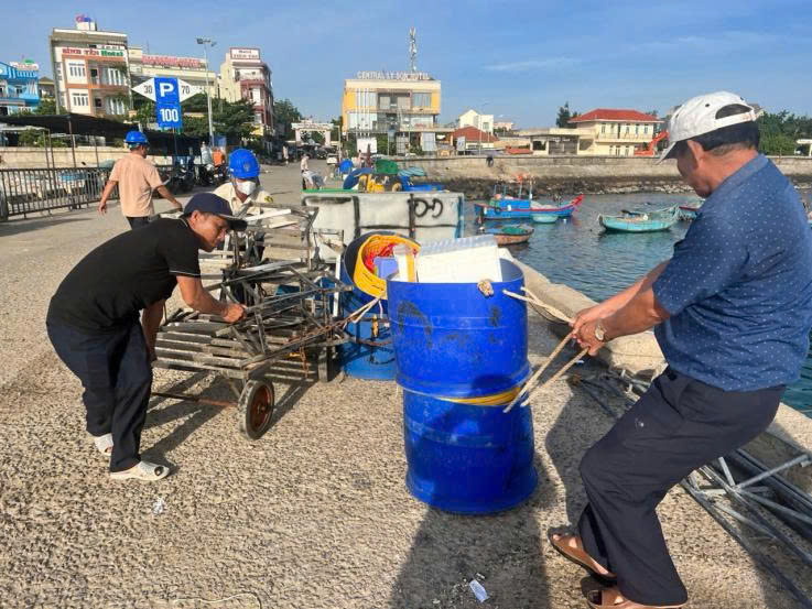 Quảng Ngãi cấp bách xử lý vấn đề rác thải, ngăn ngừa ô nhiễm môi trường
- Ảnh 2.