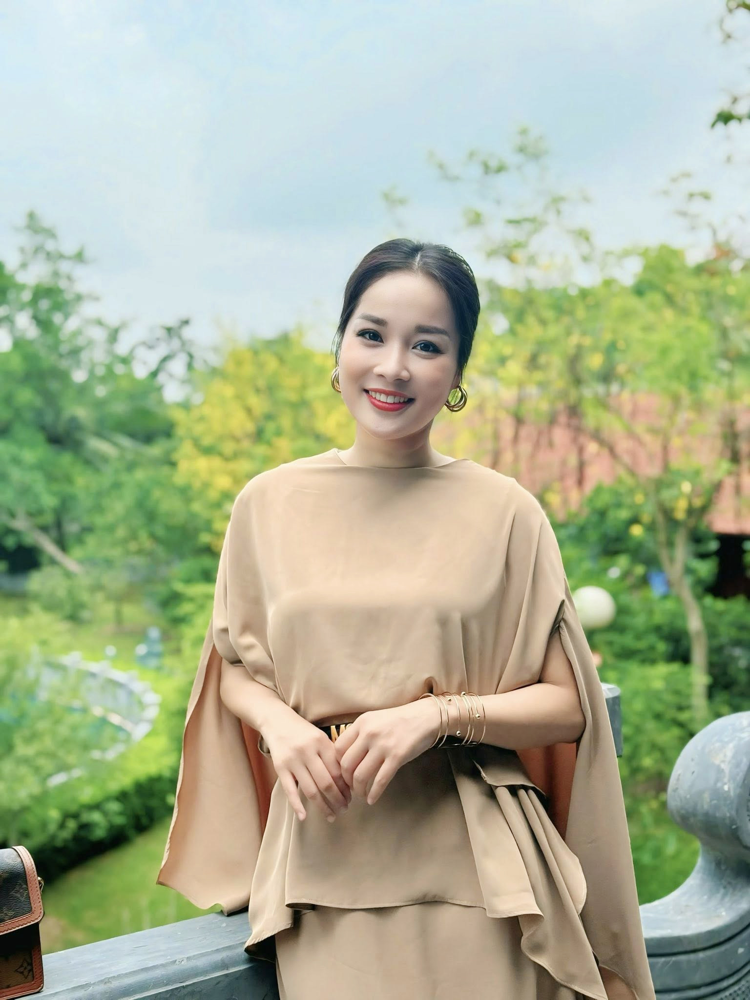 Nàng "Vàng Anh đời đầu": Tuổi 40 cuộc sống sang chảnh, nhan sắc thăng hạng- Ảnh 11. Nàng "Vàng Anh đời đầu": Tuổi 40 cuộc sống sang chảnh, nhan sắc thăng hạng- Ảnh 11.