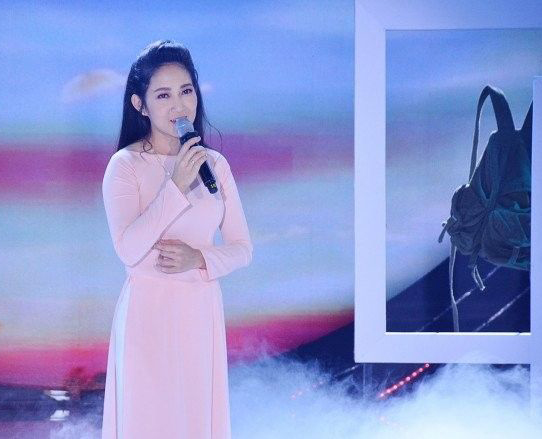 Nữ anh hùng trong "Người con gái đất đỏ": U50 là Phó Giám đốc Sở Văn hóa TP.HCM, tài hoa nhưng tình duyên lận đận - Ảnh 3.