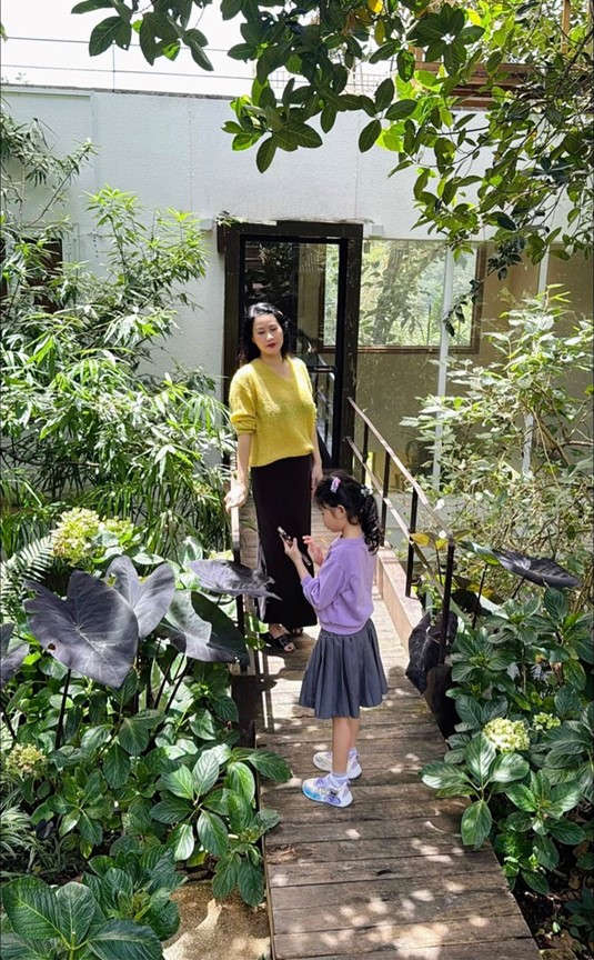 "Ác nữ màn hình": U50 là mẹ đơn thân nuôi 2 con, sống trong biệt thự 4 tầng khang trang- Ảnh 17. "Ác nữ màn hình": U50 là mẹ đơn thân nuôi 2 con, sống trong biệt thự 4 tầng khang trang- Ảnh 17.