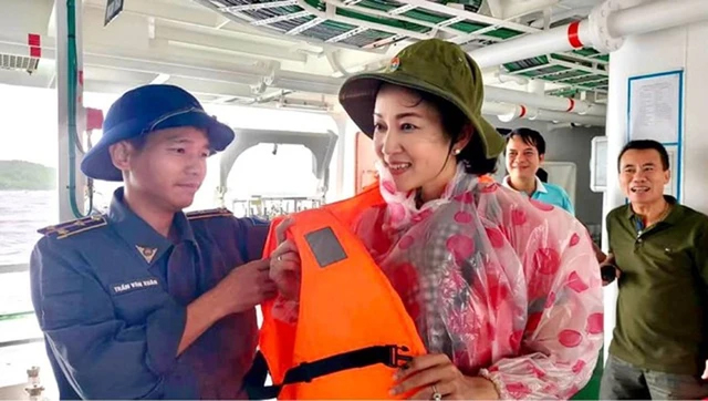 Nữ anh hùng trong "Người con gái đất đỏ": U50 là Phó Giám đốc Sở Văn hóa TP.HCM, tài hoa nhưng tình duyên lận đận - Ảnh 6.