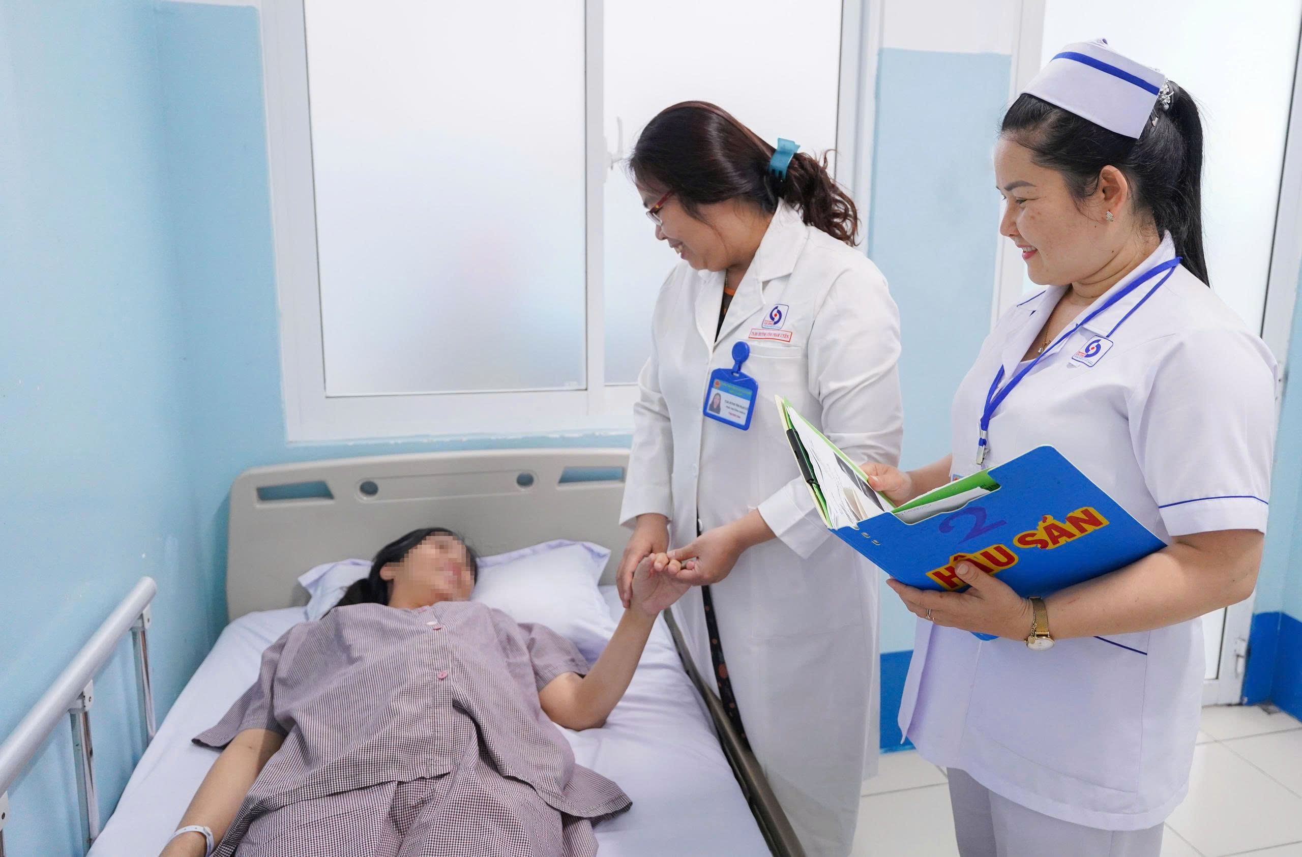 Hy hữu thai phụ biến chứng thai kỳ hiếm gặp được mổ lấy thai an toàn - Ảnh 1.