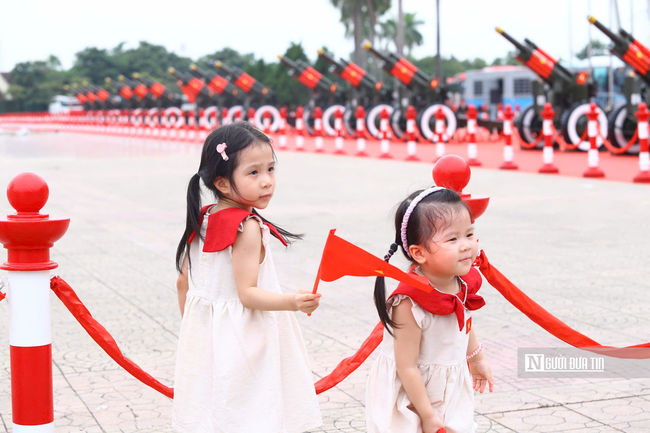 Cận cảnh dàn pháo tập kết tại Mỹ Đình để chuẩn bị luyện tập chào mừng Quốc khánh 2/9 - Ảnh 8.