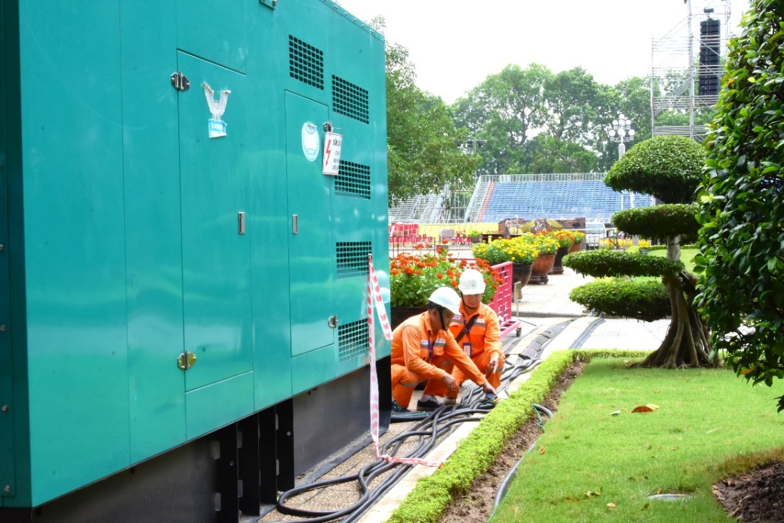 EVNHANOI đảm bảo điện ổn định và chất lượng cho Thủ đô trong các ngày Lễ kỷ niệm, diễu binh, diễu hành - Ảnh 4.