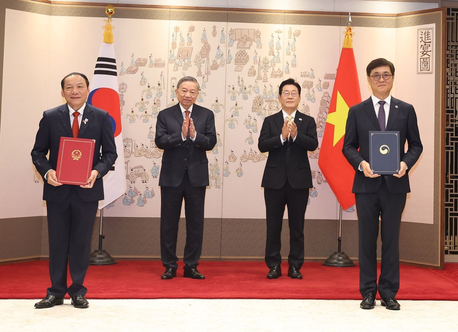 Ngành Văn hóa Việt Nam 80 năm đồng hành cùng sự nghiệp cách mạng vẻ vang của Đảng và dân tộc- Ảnh 6.