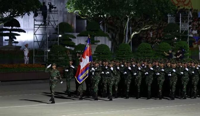 Quân nhân nước ngoài trong buổi tổng hợp luyện diễu binh, diễu hành tại Quảng trường Ba Đình - Ảnh 2.