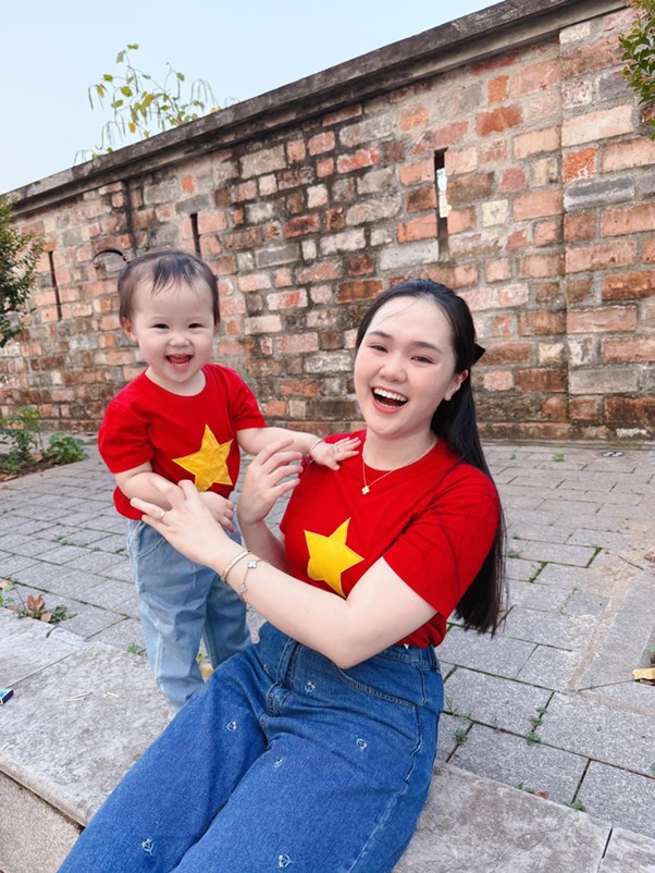 Bà xã của tuyển thủ Duy Mạnh ghi điểm trong mắt cộng đồng mạng - Ảnh 10.