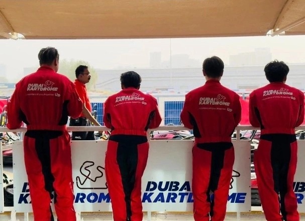 Diễn viên Tạ Đình Phong và con trai cả cùng tham gia đua xe- Ảnh 1. Diễn viên Tạ Đình Phong và con trai cả cùng tham gia đua xe- Ảnh 1.
