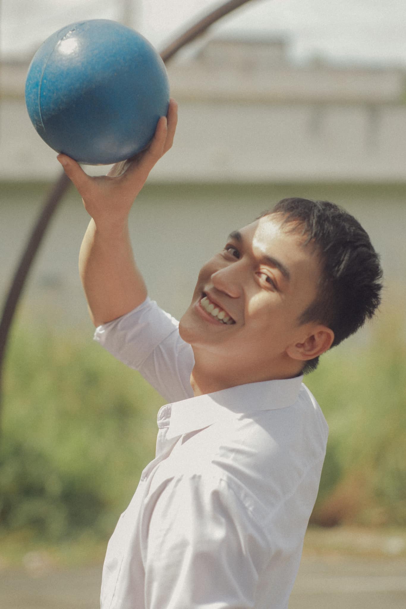 Nam diễn viên GenZ thủ vai chính trong "Mưa đỏ" gây ấn tượng - Ảnh 7.