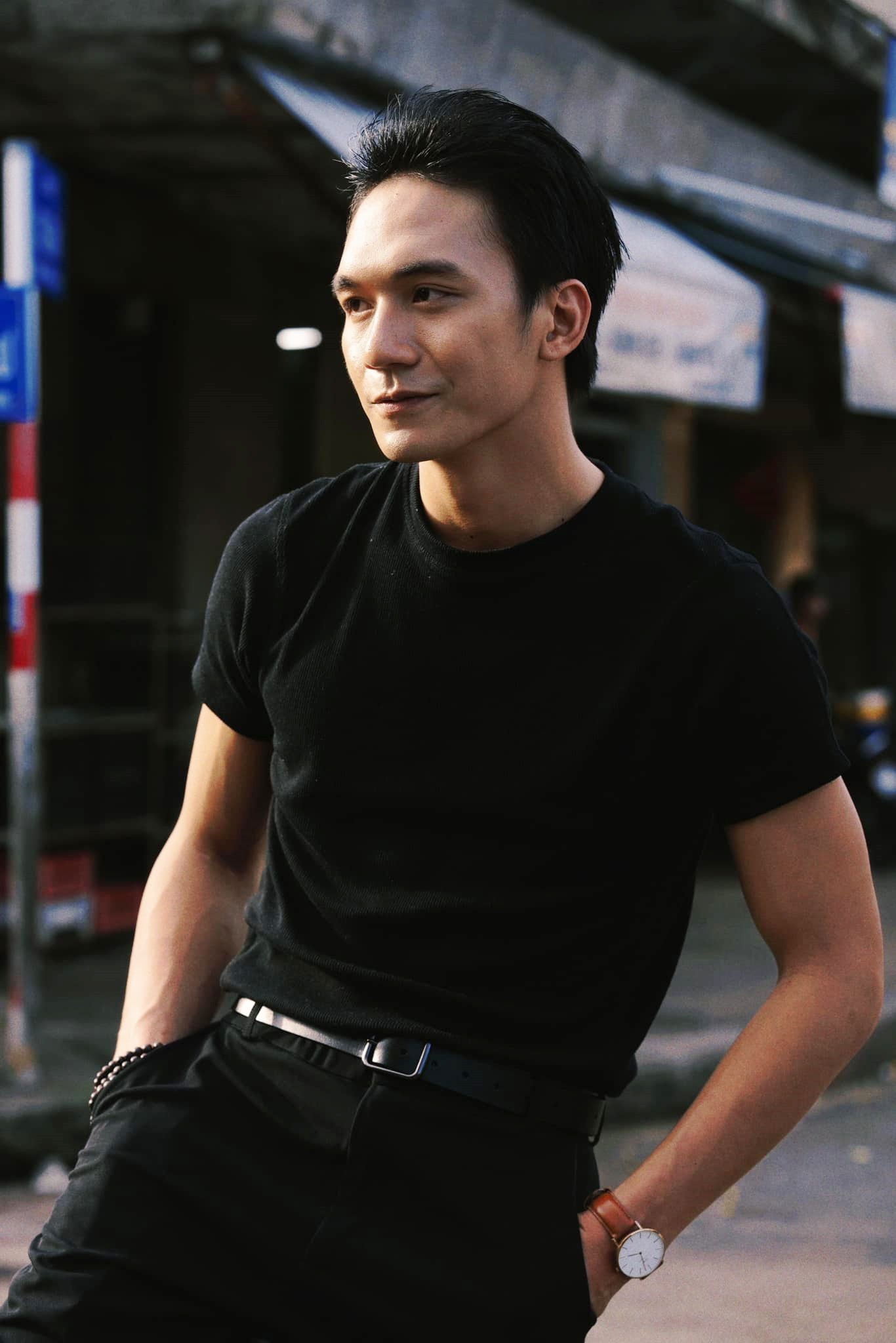 Nam diễn viên GenZ thủ vai chính trong "Mưa đỏ" gây ấn tượng - Ảnh 8.