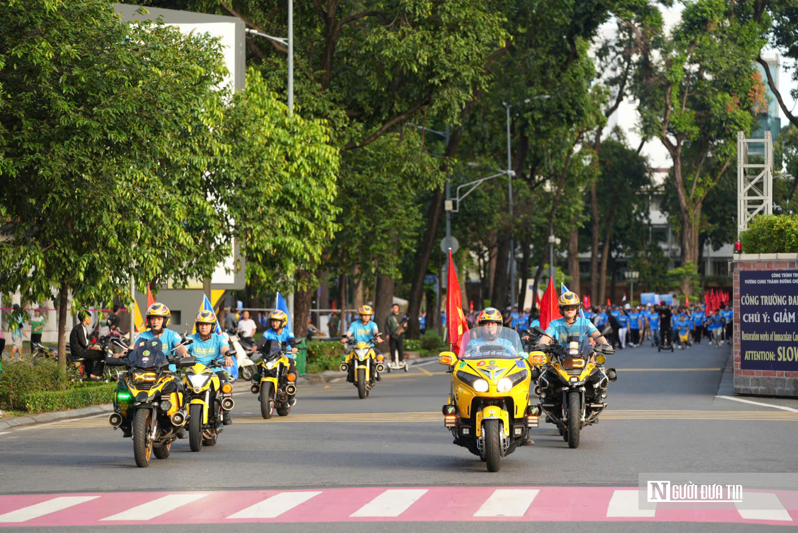 Đi bộ hữu nghị chào mừng 80 năm Ngành Ngoại giao Việt Nam và 50 năm thành lập Sở Ngoại vụ Tp.HCM - Ảnh 2.