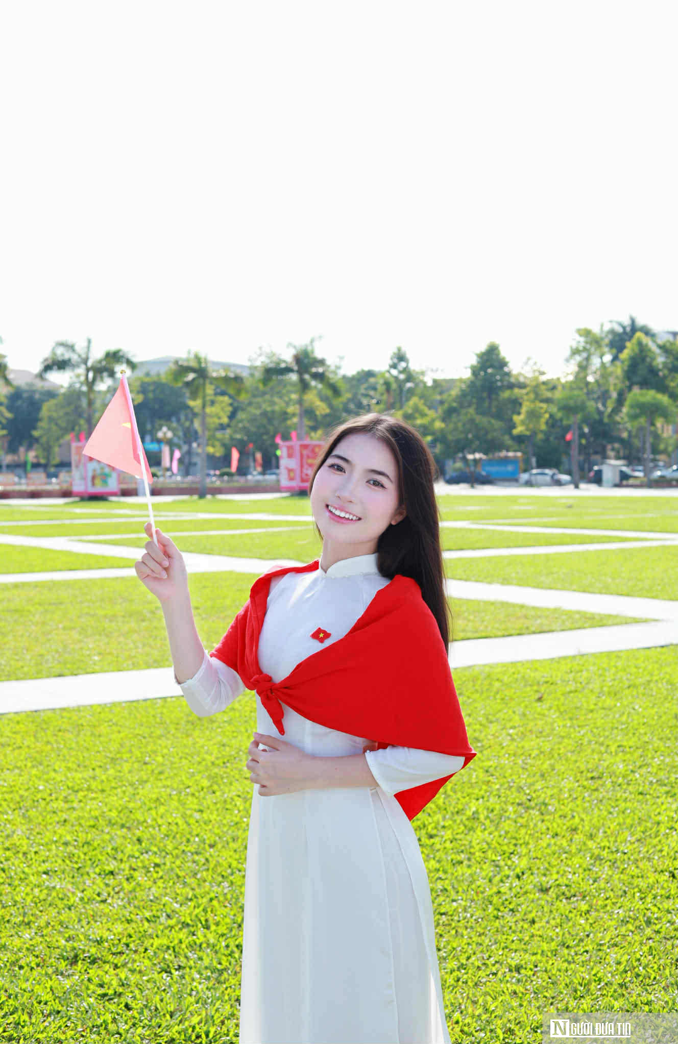 Giới trẻ diện áo dài check – in mừng Lễ Quốc khánh 2/9- Ảnh 5. Giới trẻ diện áo dài check – in mừng Lễ Quốc khánh 2/9- Ảnh 5.