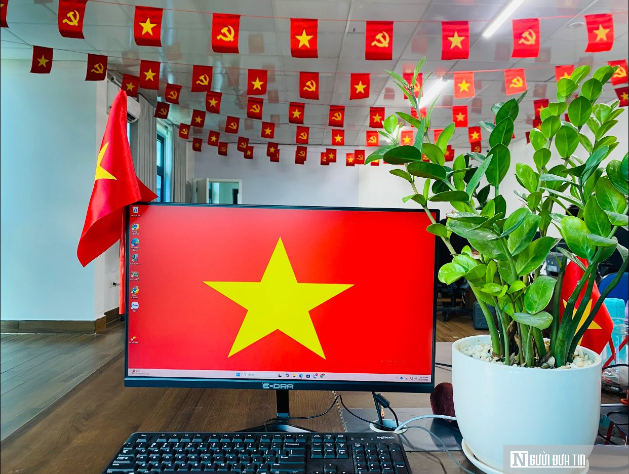 Giới trẻ diện áo dài check – in mừng Lễ Quốc khánh 2/9- Ảnh 10. Giới trẻ diện áo dài check – in mừng Lễ Quốc khánh 2/9- Ảnh 10.