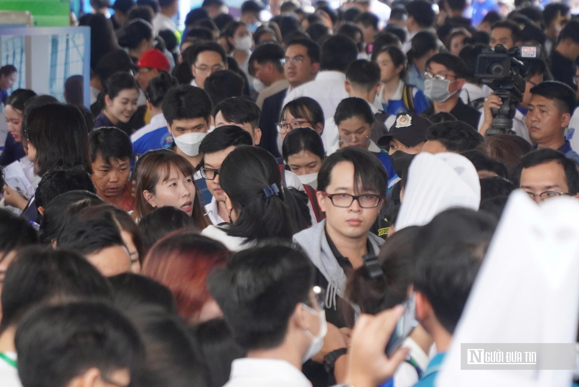 Hơn 10.000 người tham dự ngày hội việc làm sân bay Long Thành - Ảnh 3.