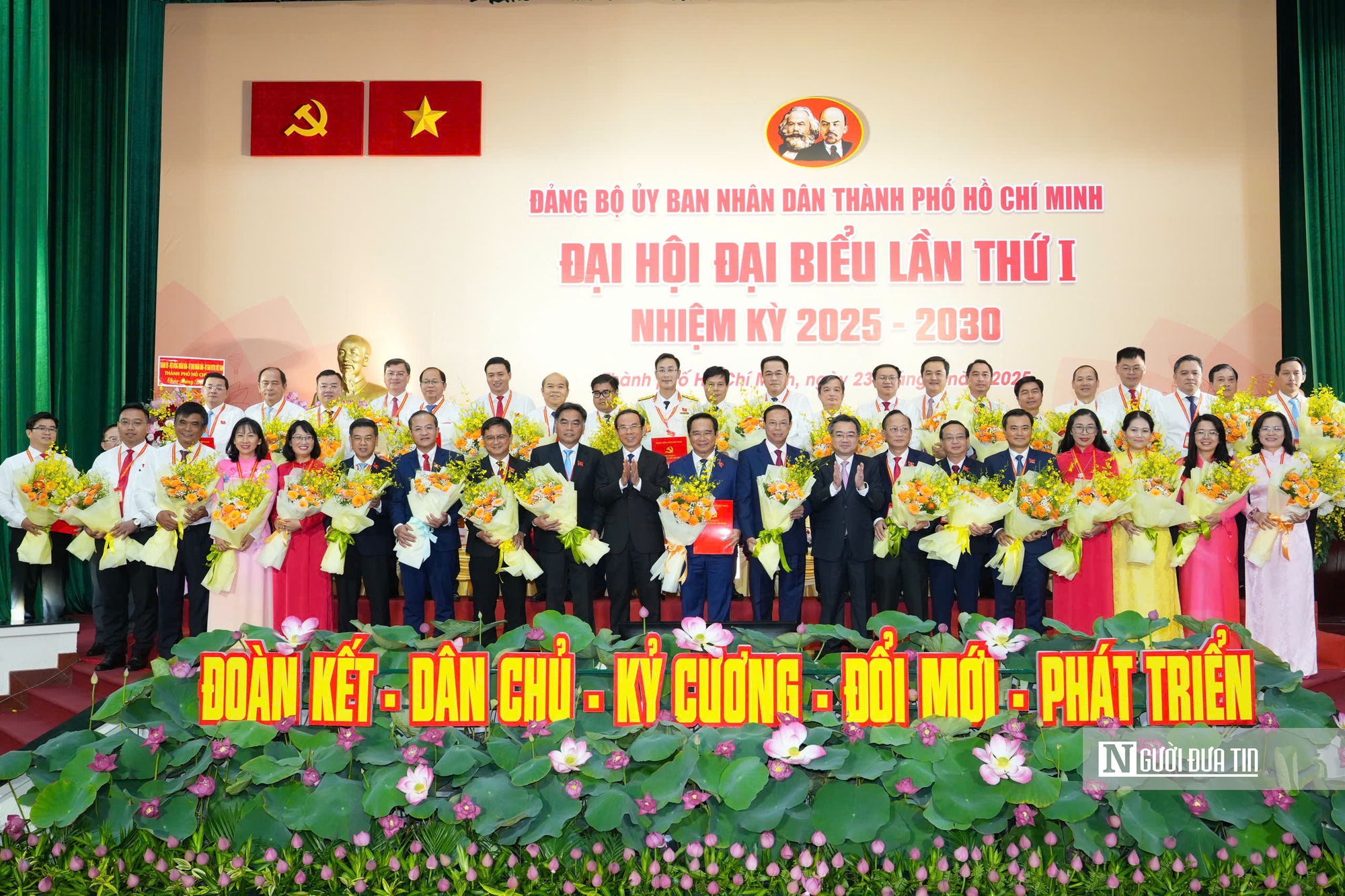 Bí thư Thành ủy Tp.HCM: “Kinh tế là hàng đầu, văn hóa xã hội là nền tảng, quốc phòng an ninh là trọng yếu”- Ảnh 5. Bí thư Thành ủy Tp.HCM: “Kinh tế là hàng đầu, văn hóa xã hội là nền tảng, quốc phòng an ninh là trọng yếu”- Ảnh 5.