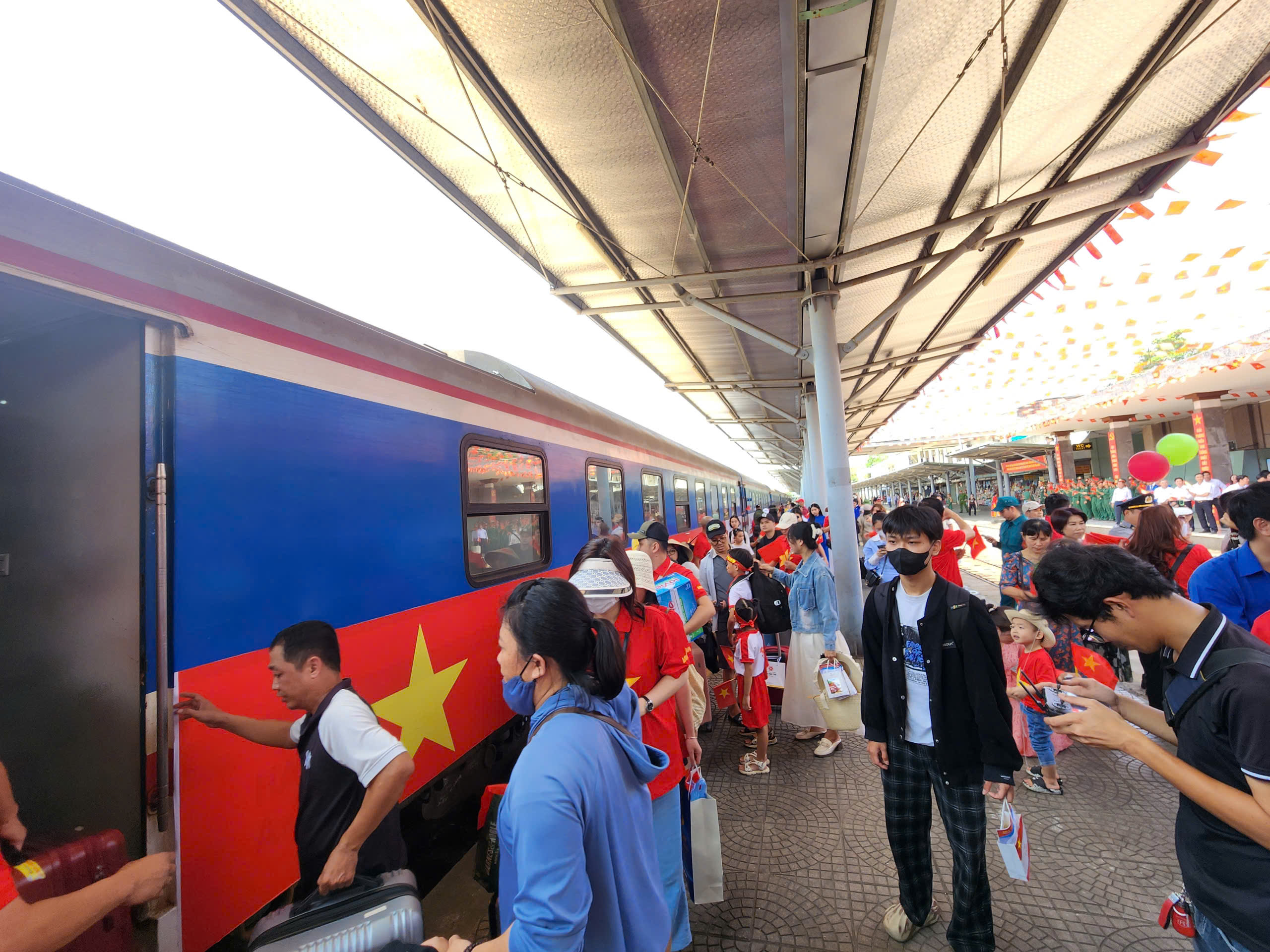 Đà Nẵng dày đặc chuyến bay dịp lễ 2/9, mỗi ngày 300 chuyến- Ảnh 5. Đà Nẵng dày đặc chuyến bay dịp lễ 2/9, mỗi ngày 300 chuyến- Ảnh 5.