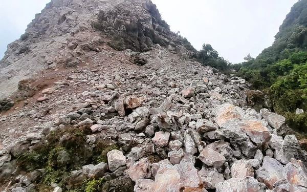 Bé gái 3 tuổi mất tích bí ẩn khi thăm vườn cùng bà - Ảnh 2.