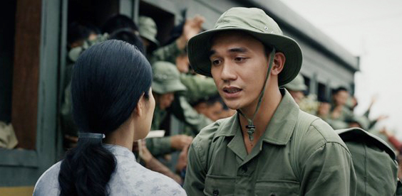 Nam diễn viên GenZ thủ vai chính trong "Mưa đỏ" gây ấn tượng - Ảnh 1.