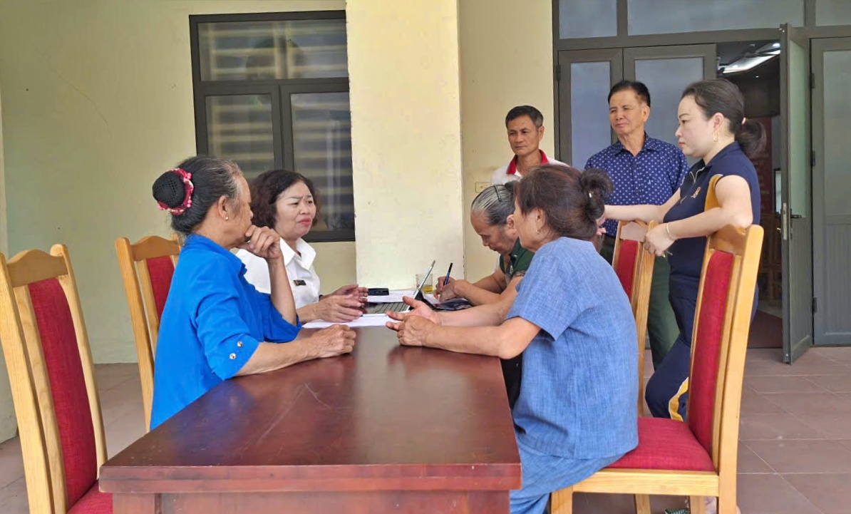 Hà Nội: Người dân xã Đông Anh được tư vấn miễn phí về đất đai- Ảnh 2. Hà Nội: Người dân xã Đông Anh được tư vấn miễn phí về đất đai- Ảnh 2.