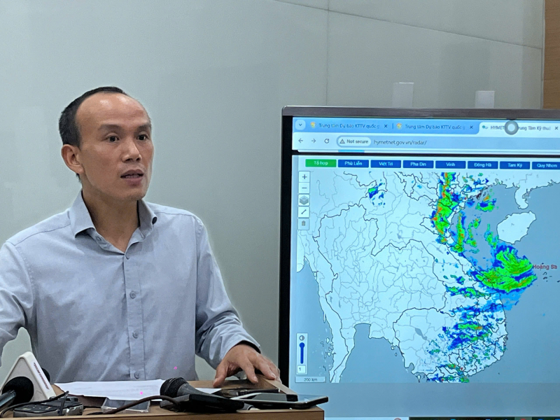 Bão số 5 di chuyển nhanh, dự báo trưa mai đổ bộ vào đất liền- Ảnh 1. Bão số 5 di chuyển nhanh, dự báo trưa mai đổ bộ vào đất liền- Ảnh 1.