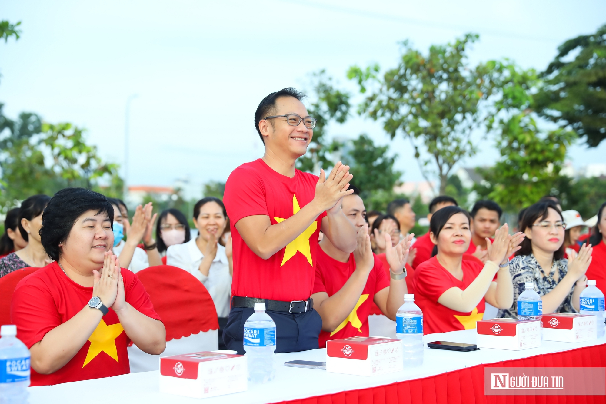 Ấn tượng màn đồng diễn xếp hình mừng Quốc khánh của hơn 1.000 người dân Đồng Nai- Ảnh 2. Ấn tượng màn đồng diễn xếp hình mừng Quốc khánh của hơn 1.000 người dân Đồng Nai- Ảnh 2.