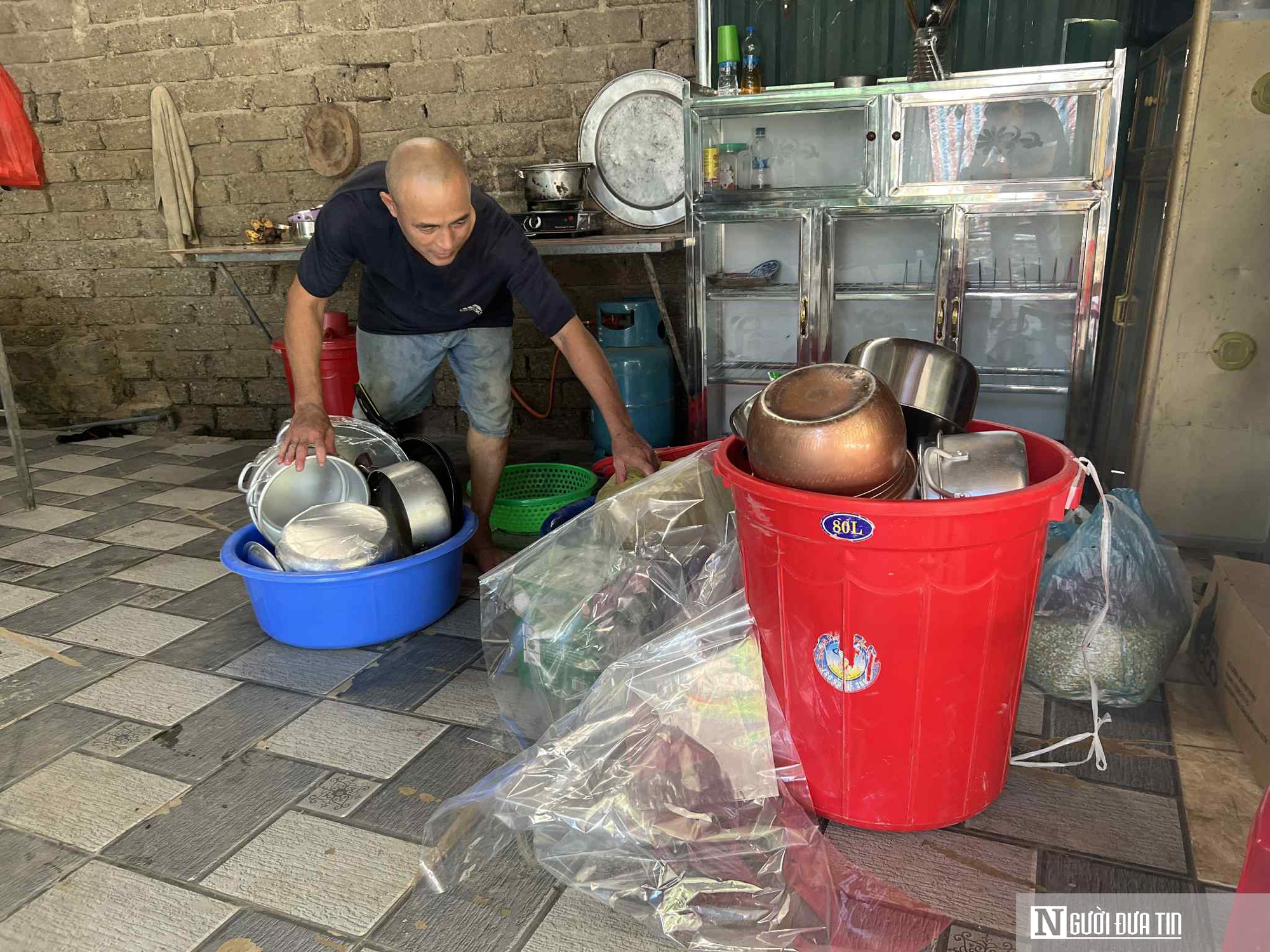 Nghệ An: Người dân miền núi chạy đua với bão, di dời tài sản đến nơi an toàn- Ảnh 6.