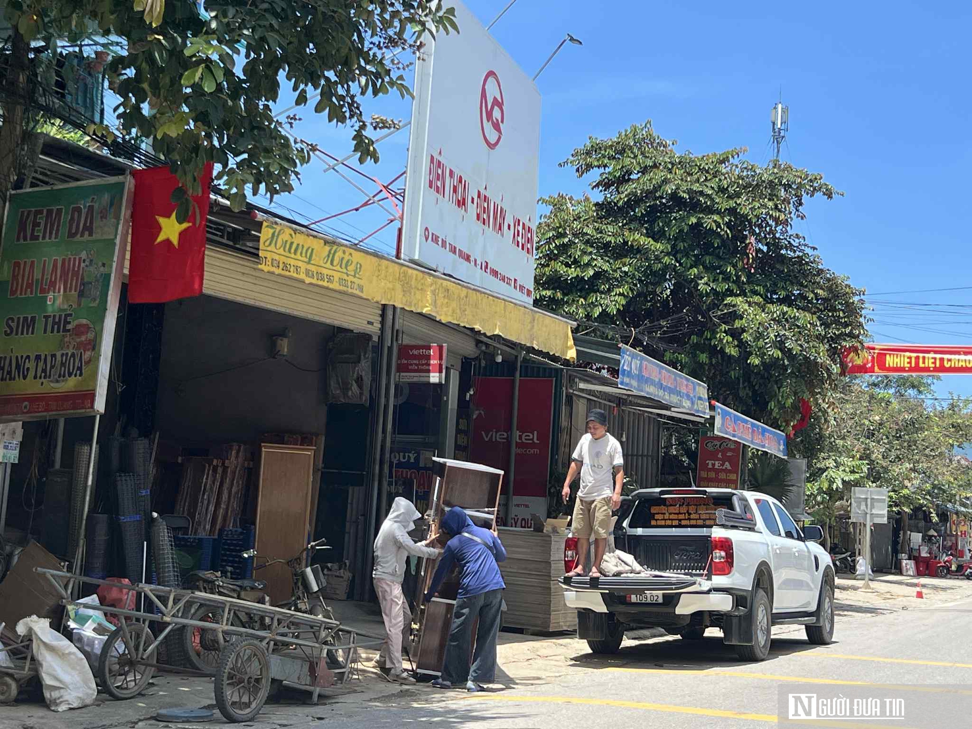 Nghệ An: Người dân miền núi chạy đua với bão, di dời tài sản đến nơi an toàn- Ảnh 5.