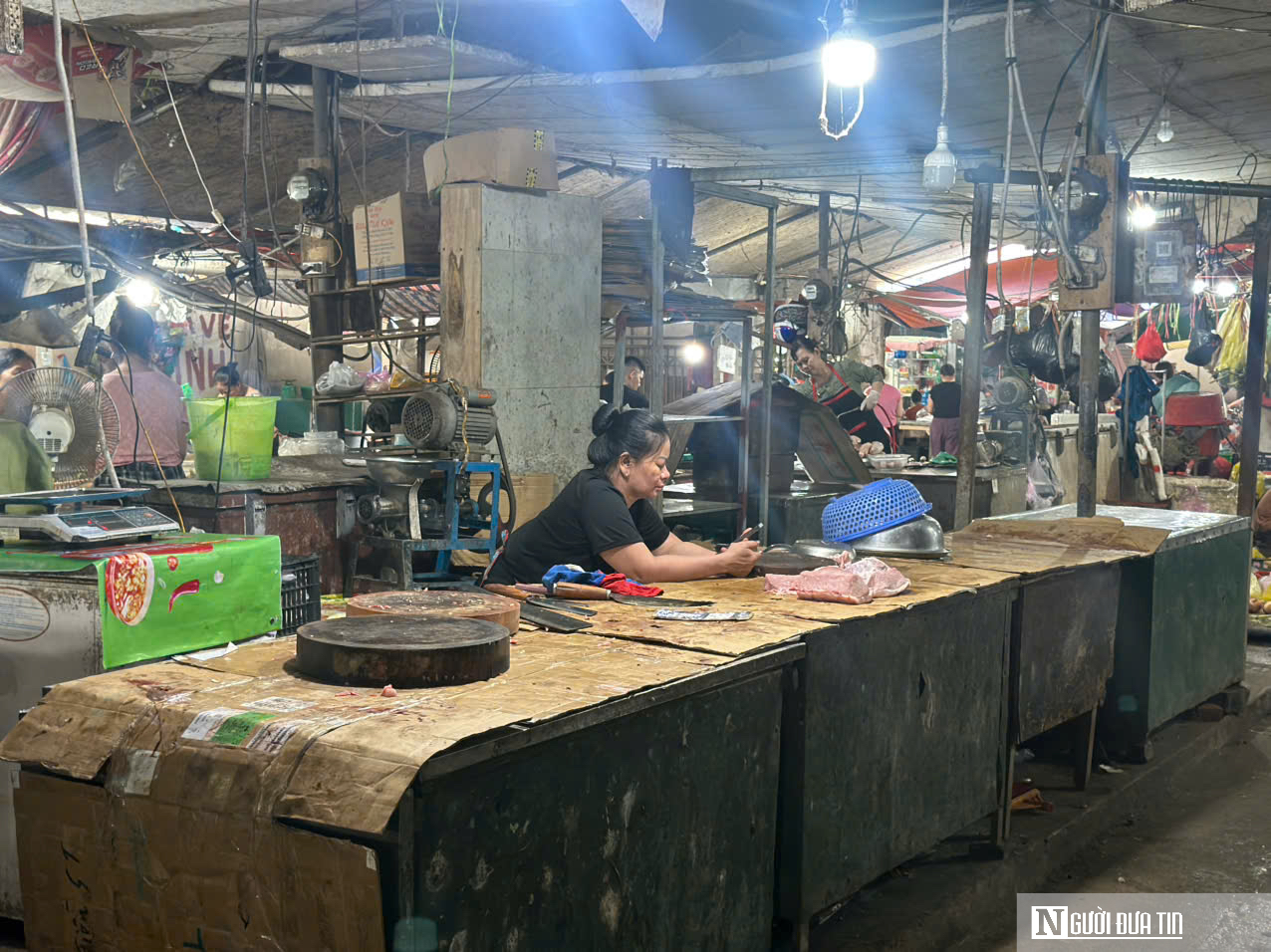 Người dân Nghệ An đổ xô đi mua thực phẩm dự trữ chống bão số 5- Ảnh 3. Người dân Nghệ An đổ xô đi mua thực phẩm dự trữ chống bão số 5- Ảnh 3.