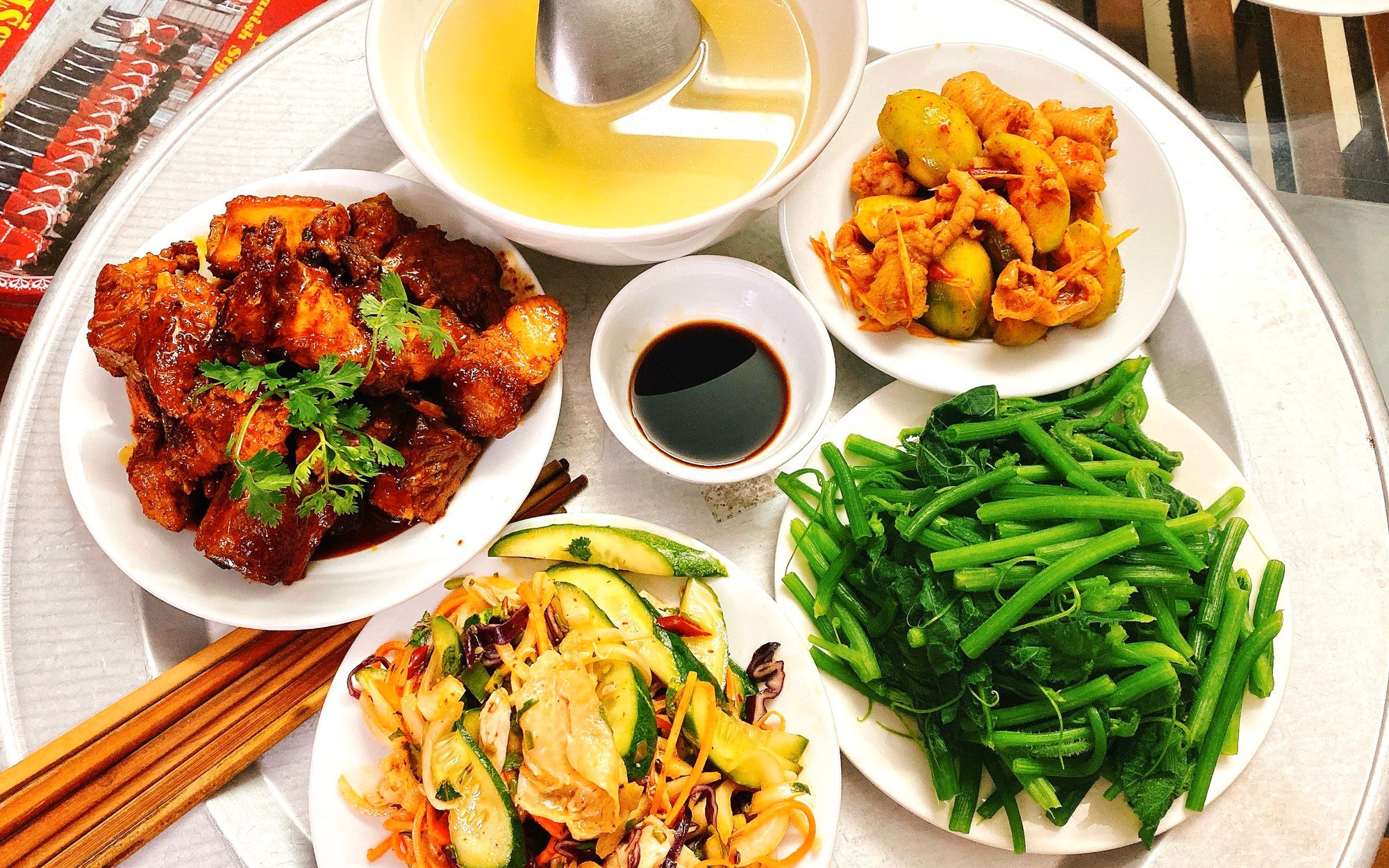 "Bà đầm thép" Hải Anh mong muốn gia tăng tỉ lệ ăn cơm nhà của các gia đình trẻ- Ảnh 2. "Bà đầm thép" Hải Anh mong muốn gia tăng tỉ lệ ăn cơm nhà của các gia đình trẻ- Ảnh 2.
