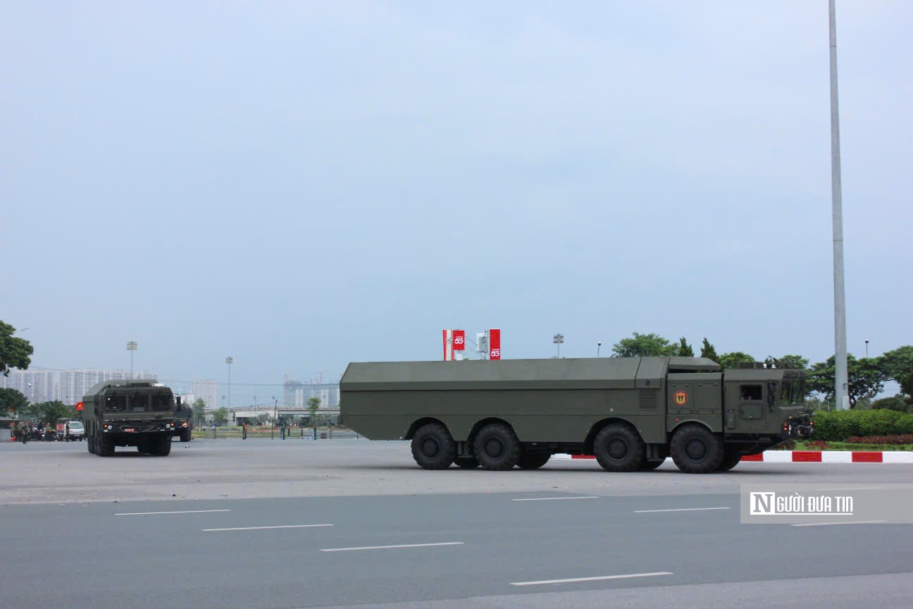 Không khí trước giờ diễn ra buổi tổng hợp luyện diễu binh, diễu hành lần 2- Ảnh 10. Không khí trước giờ diễn ra buổi tổng hợp luyện diễu binh, diễu hành lần 2- Ảnh 10.