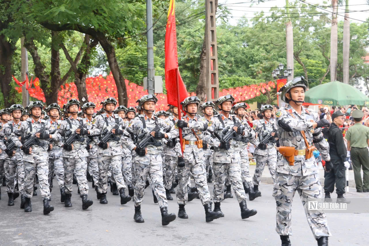 Không khí trước giờ diễn ra buổi tổng hợp luyện diễu binh, diễu hành lần 2- Ảnh 4. Không khí trước giờ diễn ra buổi tổng hợp luyện diễu binh, diễu hành lần 2- Ảnh 4.