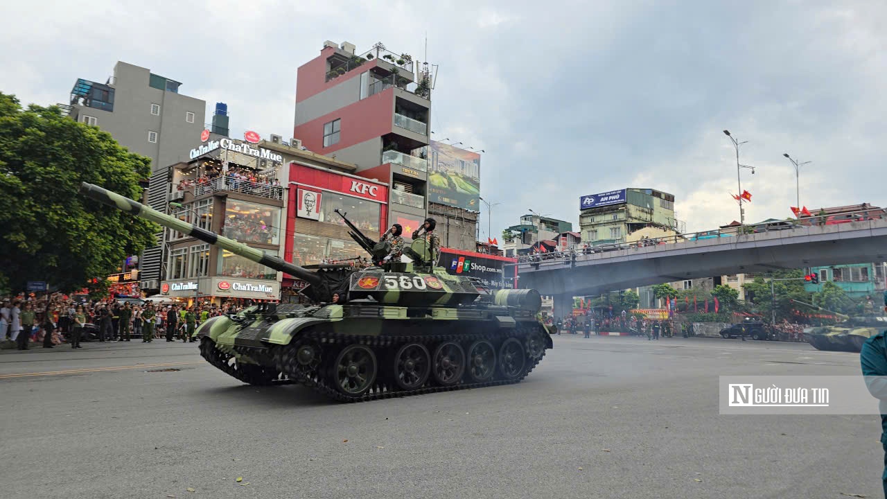 Không khí trước giờ diễn ra buổi tổng hợp luyện diễu binh, diễu hành lần 2- Ảnh 14. Không khí trước giờ diễn ra buổi tổng hợp luyện diễu binh, diễu hành lần 2- Ảnh 14.