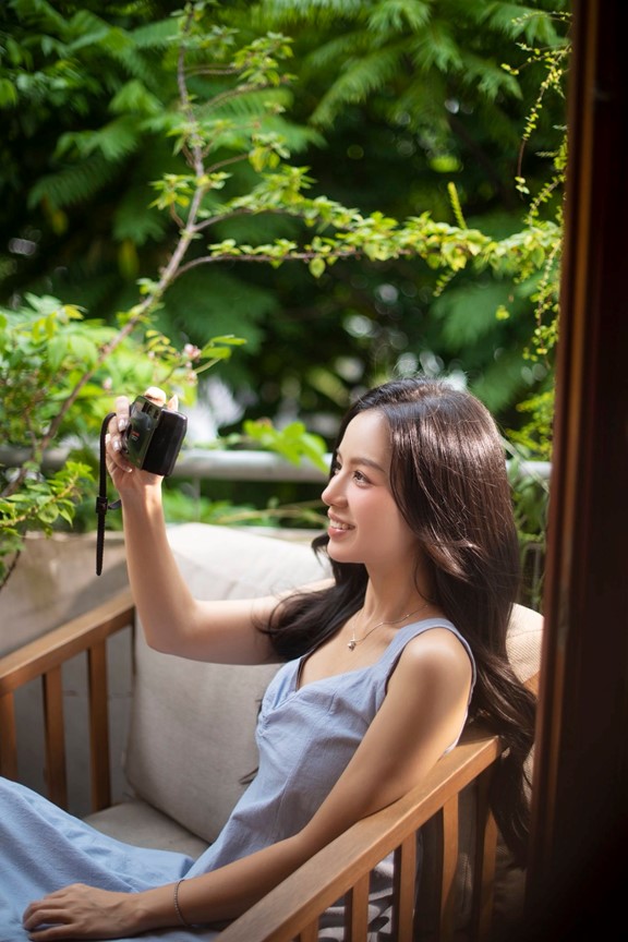 Nữ diễn viên là bóng hồng duy nhất trong "Mưa đỏ", nhan sắc gây ấn tượng, đời tư cực bí ẩn- Ảnh 5. Nữ diễn viên là bóng hồng duy nhất trong "Mưa đỏ", nhan sắc gây ấn tượng, đời tư cực bí ẩn- Ảnh 5.
