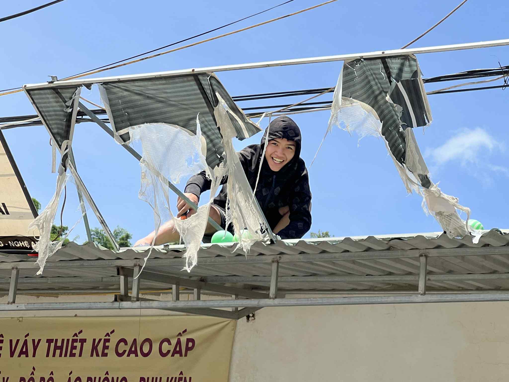 Nghệ An: Người dân miền núi chạy đua với bão, di dời tài sản đến nơi an toàn- Ảnh 8.