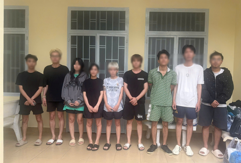 Triệt phá đường dây cung cấp khí cười cho nhiều quán bar tại phố Tây Bùi Viện- Ảnh 1. Triệt phá đường dây cung cấp khí cười cho nhiều quán bar tại phố Tây Bùi Viện- Ảnh 1.