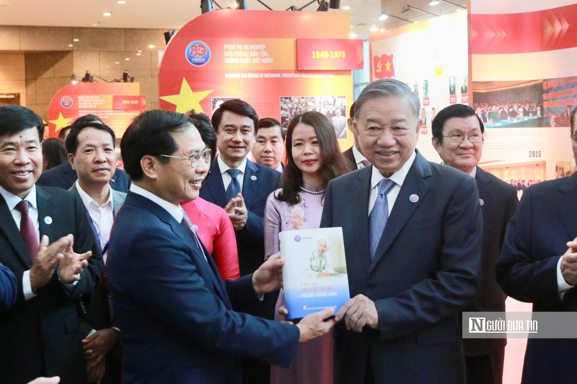 Ngành Ngoại giao đón nhận Huân chương Lao động hạng Nhất- Ảnh 4.