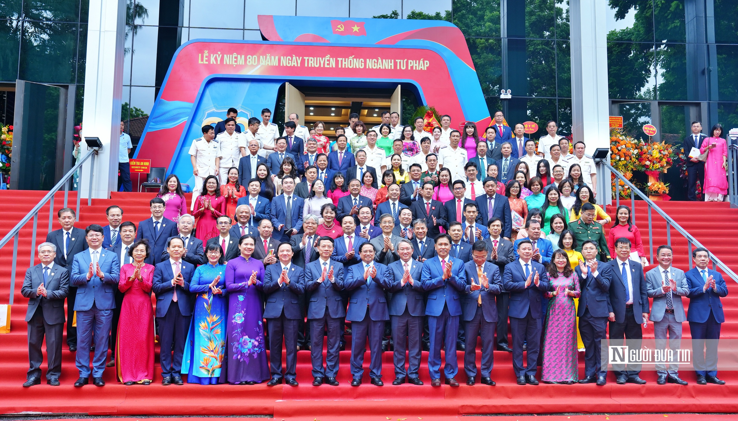 Bộ Tư pháp đón nhận Huân chương Lao động hạng Nhất- Ảnh 5. Bộ Tư pháp đón nhận Huân chương Lao động hạng Nhất- Ảnh 5.