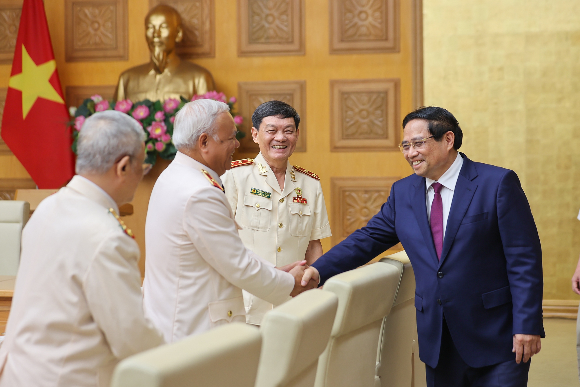 Thủ tướng gặp mặt, tri ân lực lượng Công an chi viện chiến trường miền Nam- Ảnh 2. Thủ tướng gặp mặt, tri ân lực lượng Công an chi viện chiến trường miền Nam- Ảnh 2.