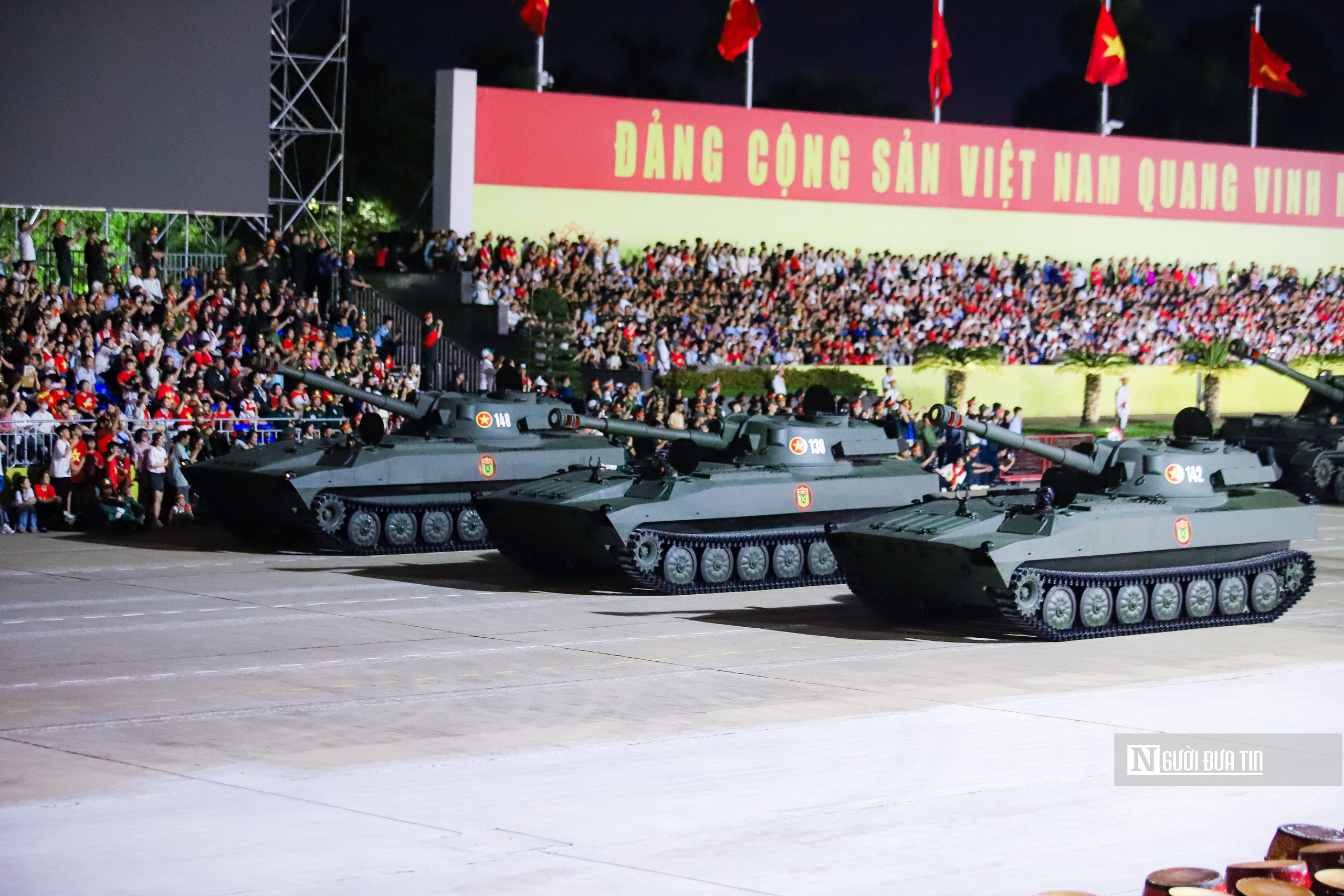 Dàn khí tài, xe tăng hiện đại tham gia tổng hợp luyện diễu binh A80- Ảnh 20. Dàn khí tài, xe tăng hiện đại tham gia tổng hợp luyện diễu binh A80- Ảnh 20.