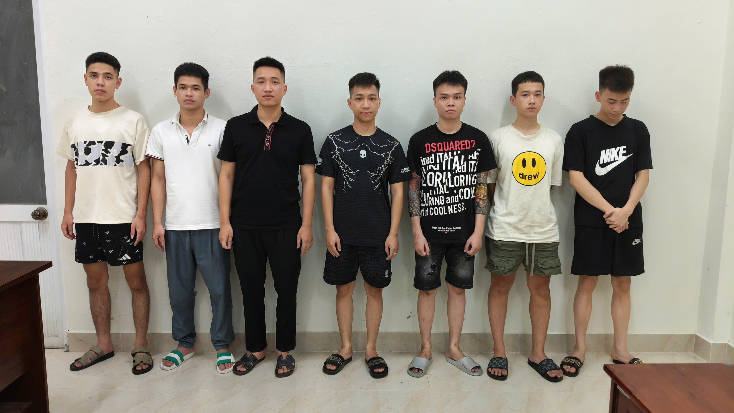 Bất ngờ về đường dây “tín dụng đen” siết nợ bằng phần mềm của iPhone- Ảnh 1. Bất ngờ về đường dây “tín dụng đen” siết nợ bằng phần mềm của iPhone- Ảnh 1.
