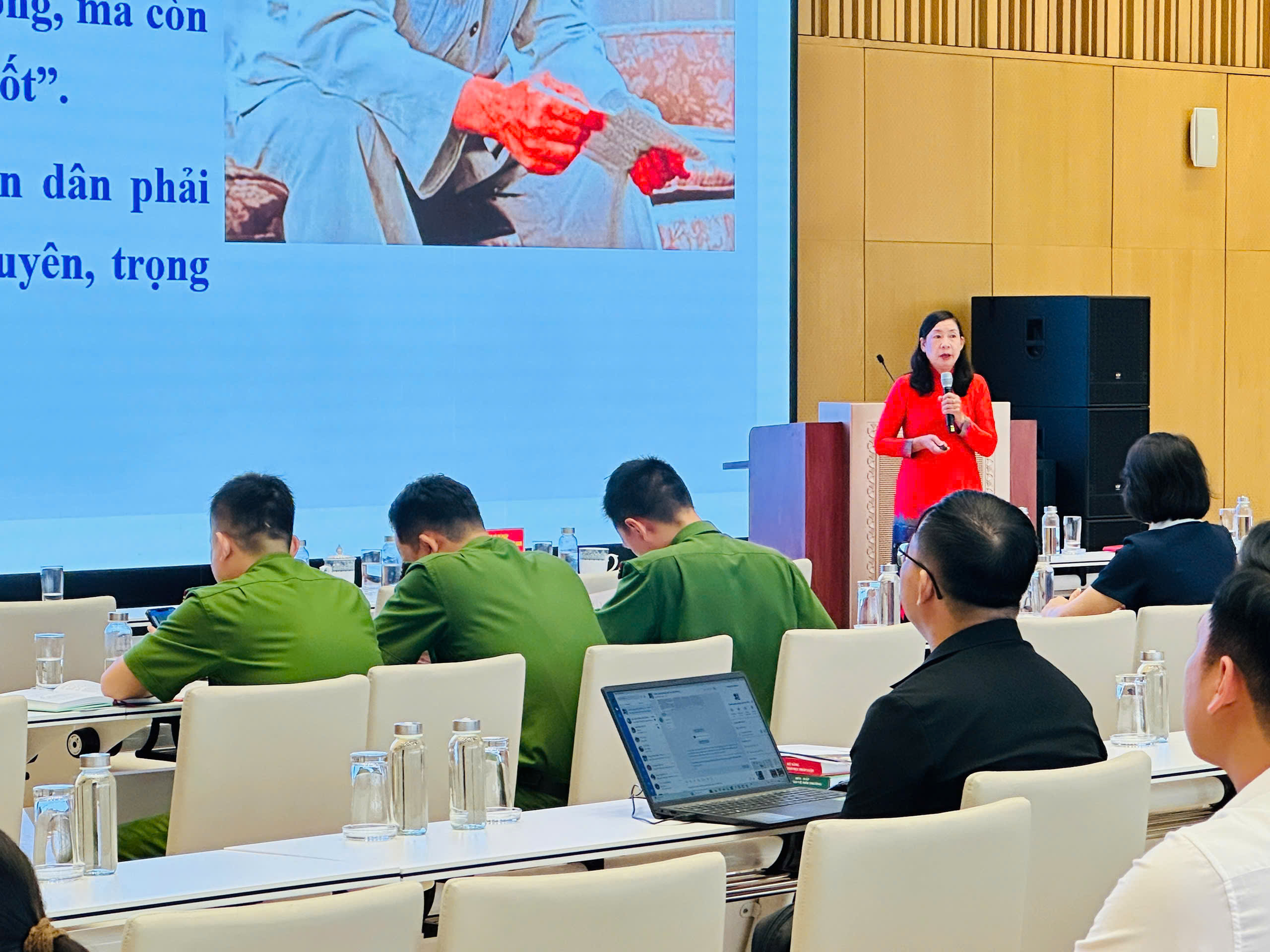 Hội Luật gia và Sở Tư pháp Hải Phòng tập huấn kỹ năng tuyên truyền pháp tới người dân - Ảnh 3.